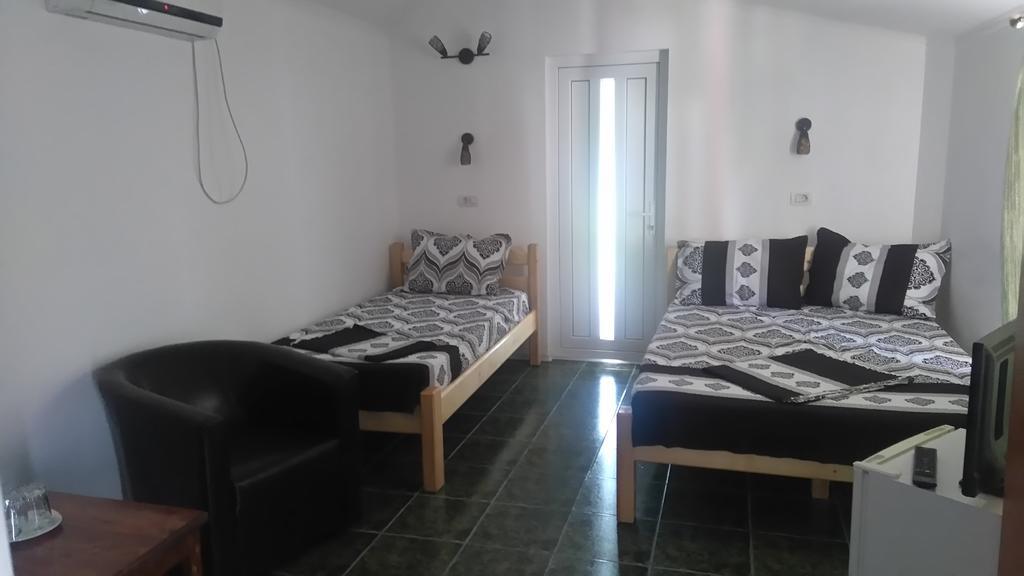 קוסטינסטי Zoi Residence מראה חיצוני תמונה